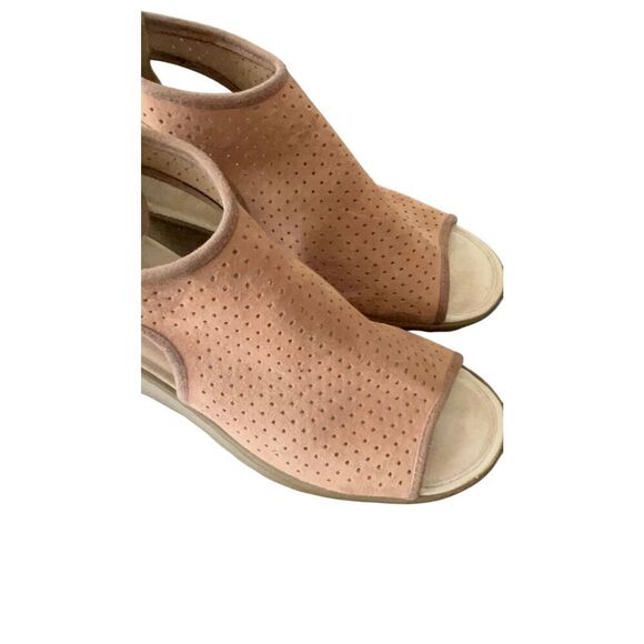 Skechers Tan Sandals with Modern Design size 7 - Picture 5 of 12